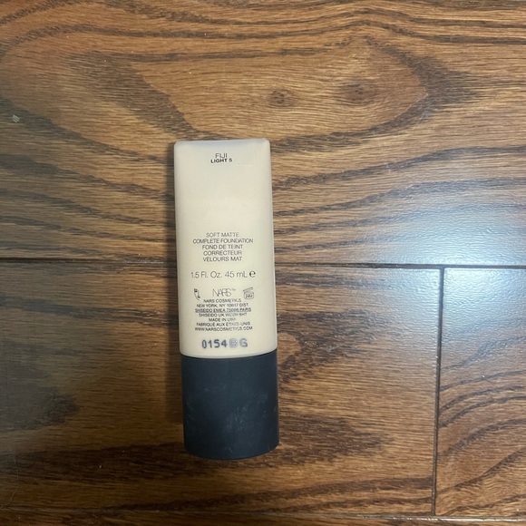 Nars soft matte foundation (color:  Fiji) - Picture 2 of 2